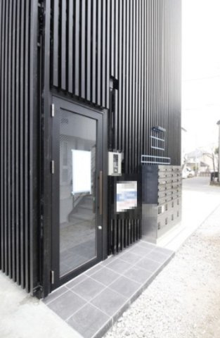 所沢市旭町の賃貸マンションのエントランス