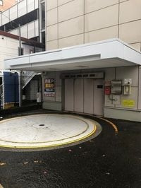 横浜楠町ビルの駐車場