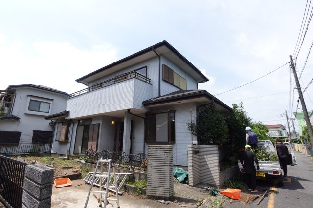 川越市霞ヶ関東5丁目　4LDK+カースペース付き　中古戸建の前面道路含む現地写真
