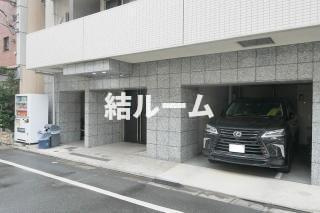 板橋区板橋１丁目の賃貸マンションの駐車場