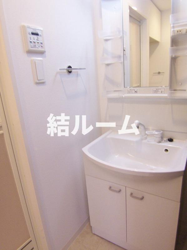 板橋区板橋１丁目の賃貸マンションの洗面所