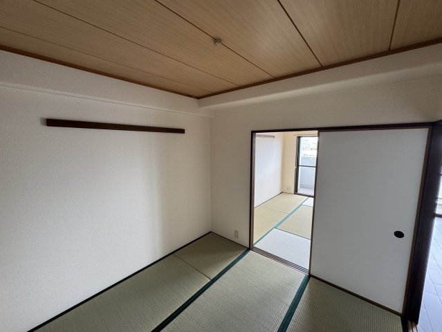 コスモ岩出の和室