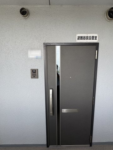 コスモ岩出の玄関