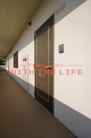 グランデール久留米【キャッシュバック対象物件】の玄関|収納もある玄関です