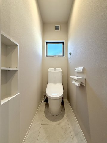 小郡市大崎【2号棟】新築戸建のトイレ|落ち着いたトイレです