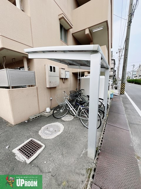 師勝マンションのエントランス