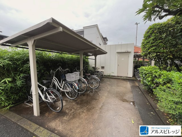朝日プラザ上福岡の駐輪場|屋根付き駐輪場