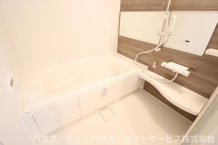 ベリーナの浴室