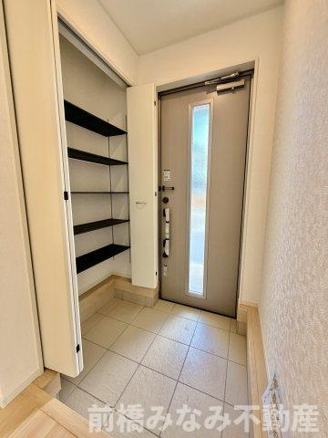 【新築平屋】前橋市粕川町新屋第1　２号棟(全２棟)　クレイドルガーデン　新築建売分譲の玄関|シンプルで使いやすい玄関です