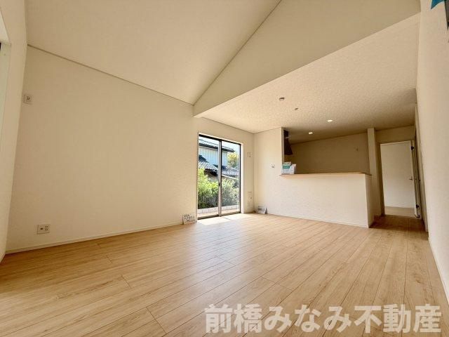 【新築平屋】前橋市粕川町新屋第1　２号棟(全２棟)　クレイドルガーデン　新築建売分譲の居間・リビング|居間です