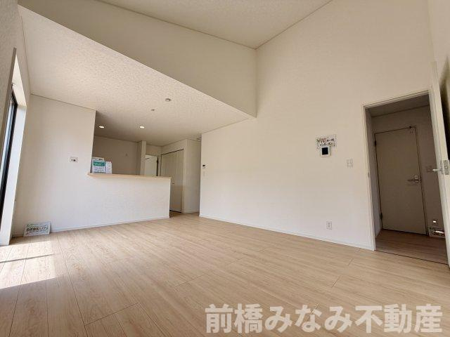 【新築平屋】前橋市粕川町新屋第1　２号棟(全２棟)　クレイドルガーデン　新築建売分譲の居間・リビング|ゆったり過ごせる居間です