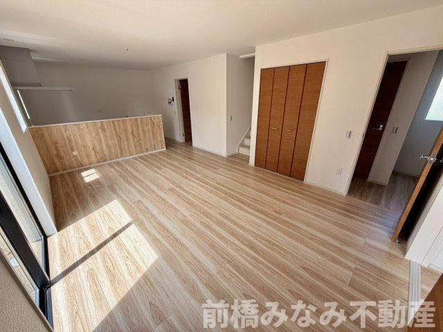 【新築】前橋市元総社町1期　１号棟(全２棟)　アーバンスタイル　新築建売分譲の居間・リビング|ゆったりとしたリビングです