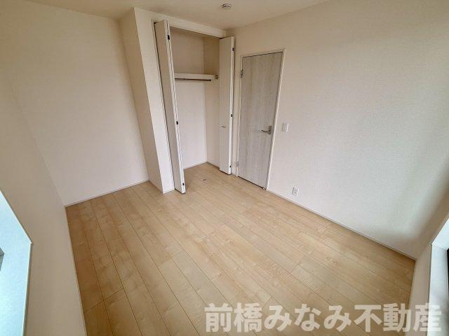 【新築】北群馬郡吉岡町下野田第13　１号棟(全３棟)　リーブルガーデン　新築建売分譲の洋室|個人の部屋や寝室として使える洋室です