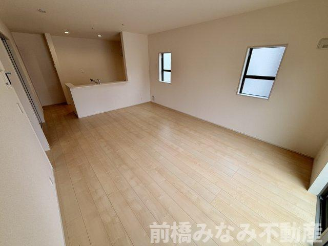 【新築】北群馬郡吉岡町下野田第13　１号棟(全３棟)　リーブルガーデン　新築建売分譲の居間・リビング|こちらのリビングで趣味の時間をお楽しみください