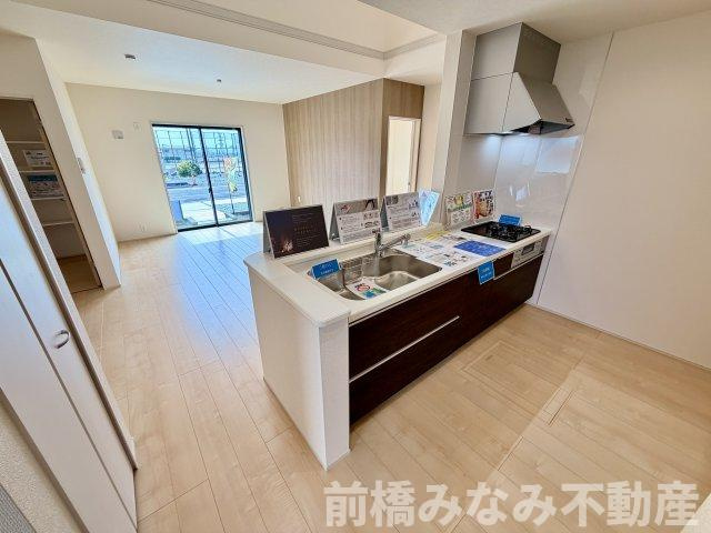 【新築平屋】前橋市小坂子町　限定１棟　リーブルガーデン　新築建売のキッチン|コンパクトなキッチンで掃除もラクラク