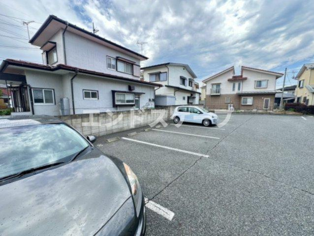 ボヌールＥの駐車場|高崎、前橋のお部屋探しはエンドスケープまで！お客様の理想お聞かせ下さい♪
