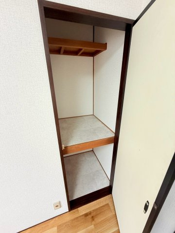 コーポ繁根木の収納