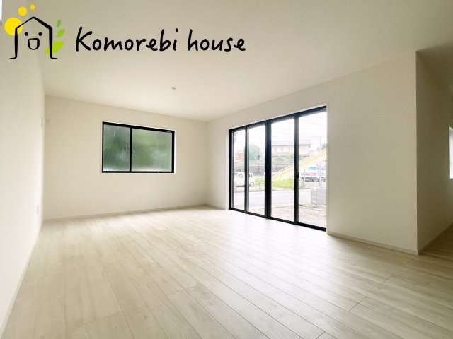 上尾市西宮下　９期　新築一戸建て　KEIAI GRACE　01の居間・リビング|26.9.11