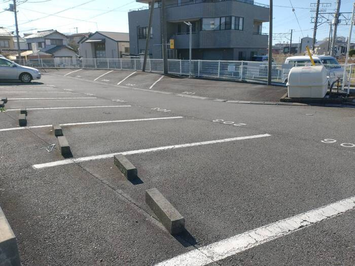 ドミール青笹　Aの駐車場