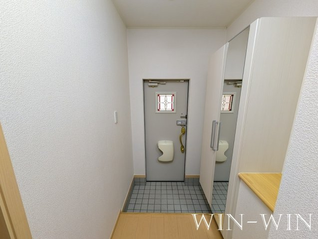 メゾン りら Bの玄関