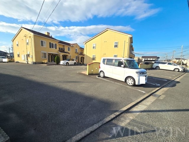 メゾン りら Bの駐車場