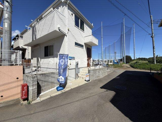 【現地画像あり】平塚市岡崎　中古戸建　34.94坪の外観|周囲には視界を遮る大きな建物なく、圧迫感ゼロ！開放感良好ですよ♪