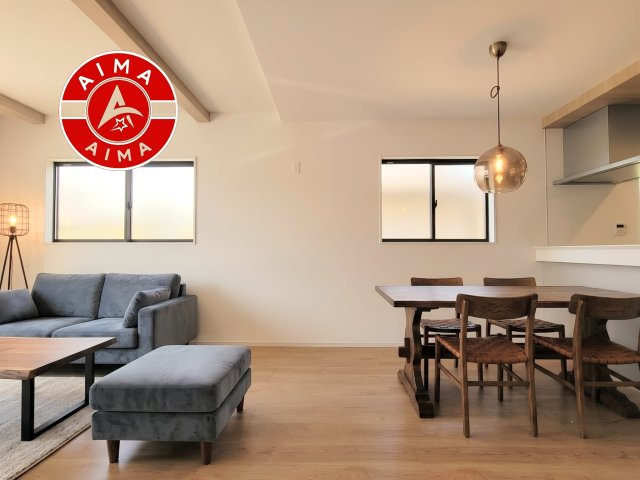 福岡市東区舞松原2丁目第2-3棟（3号棟）　の内観：施工例|明るく開放的なリビングダイニングは豊かな陽光が注ぎ込み、やすらぎの空間を演出してくれます。ご家族で楽しいひとときをお過ごし下さい。※家具はCGを合成したものです。