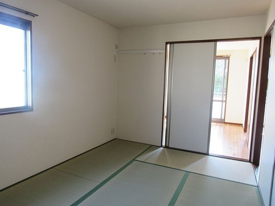 リビエール綾園壱番館のその他|来客時にも便利な和室付き