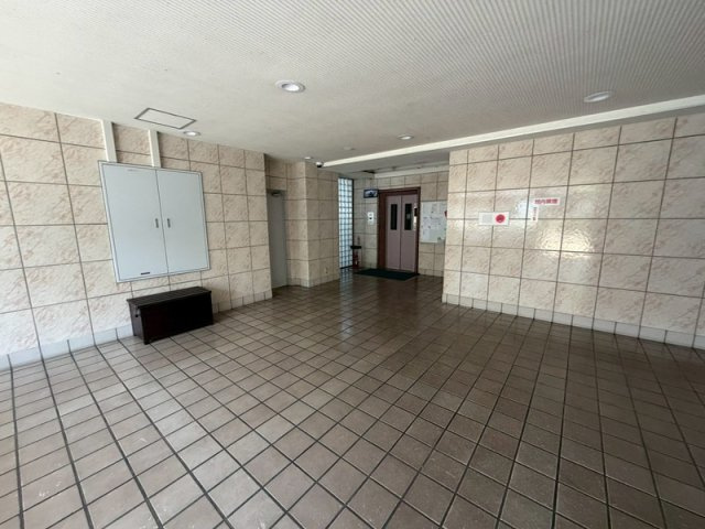 ライオンズマンション中央町のエントランス|落ち着いたエントランスです