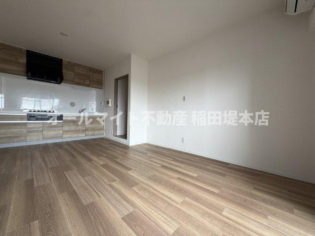 多摩市連光寺２丁目の賃貸マンションの居間・リビング
