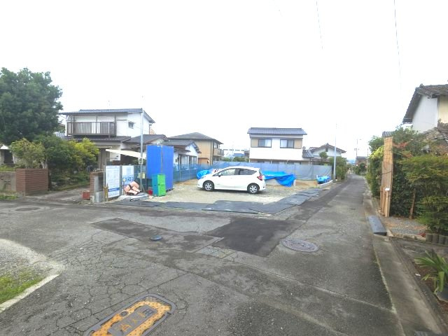末広1丁目1期の前面道路含む現地写真