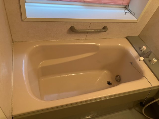 邑楽町大字中野　中古戸建ての浴室