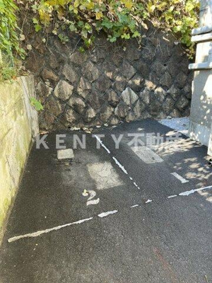 【駐車場】 | フォセット南大井 | 駐車場があるので、車を買う予定の方も安心です