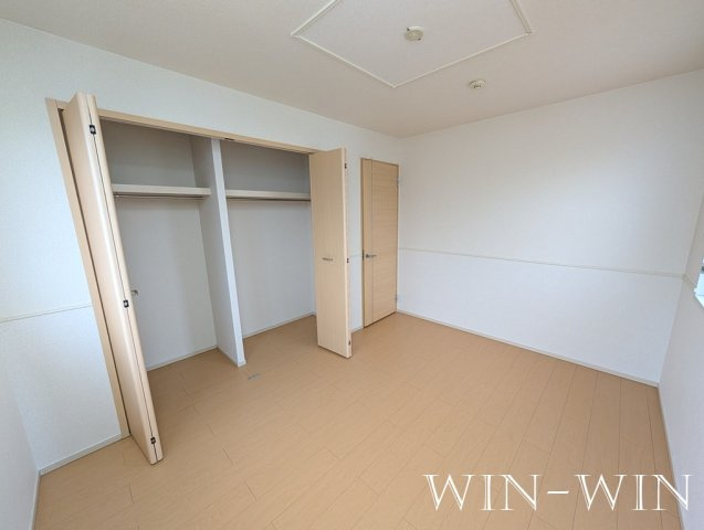 グランチェスタ新栄の洋室