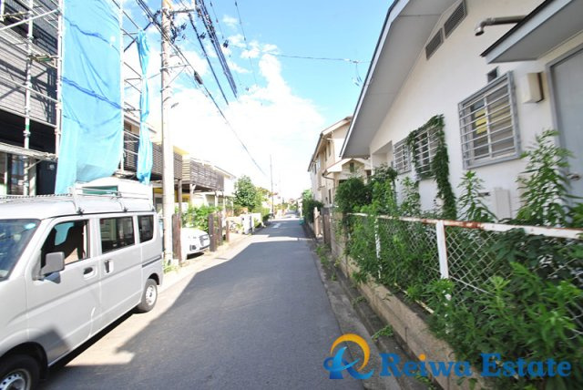 新築戸建　茅ヶ崎市高田3丁目の前面道路含む現地写真
