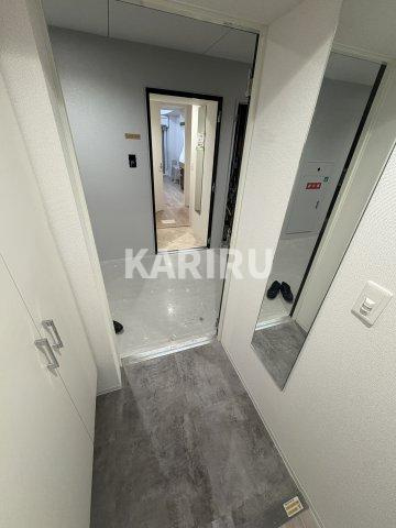 セレニテ谷町四丁目アリエの玄関