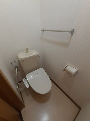 クレストールミヤマのトイレ|シンプルで使いやすいトイレです