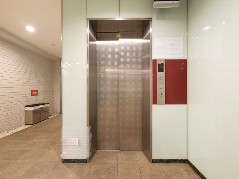 大阪市西区北堀江１丁目の賃貸マンションのロビー