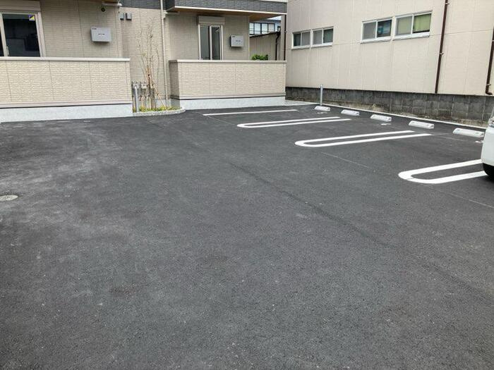 Yasuna39の駐車場