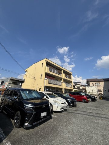 サン・フォレストの駐車場