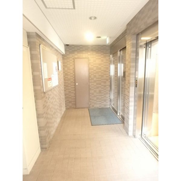 福岡市東区馬出５丁目の賃貸マンションのロビー