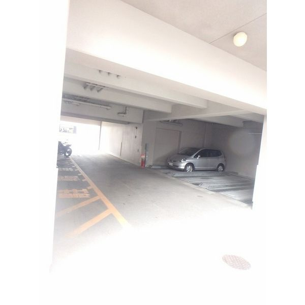 福岡市東区馬出５丁目の賃貸マンションの駐車場