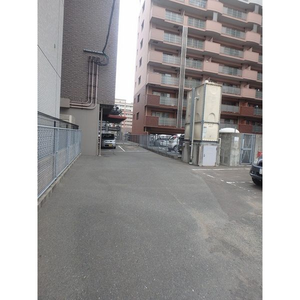 福岡市東区馬出５丁目の賃貸マンションの駐車場
