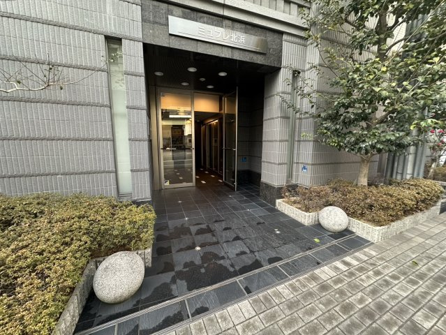 ミュプレ北浜のエントランス