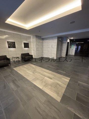 プレサンスNEO大和田STATIONベゼルのロビー