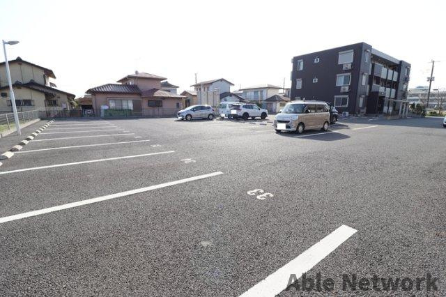 ラ　ルーチェＡの駐車場