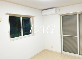 【居間・リビング】 | アザレ岡上 | 洋室のお部屋です。