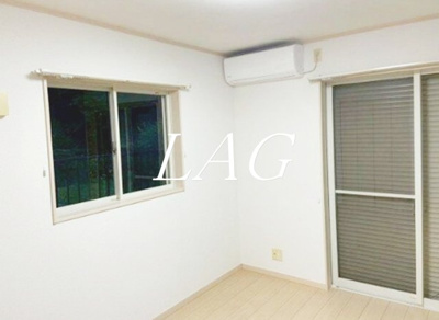 【居間・リビング】 | アザレ岡上 | 洋室のお部屋です。