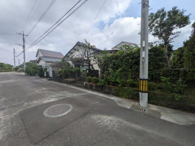 大塚台西3丁目の前面道路含む現地写真