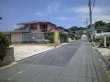 安芸郡府中町瀬戸ハイム４丁目の前面道路含む現地写真